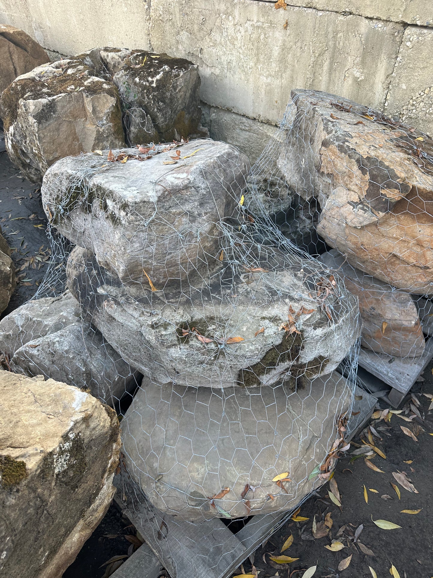 Pennsylvania Weathered Fieldstone Boulders
