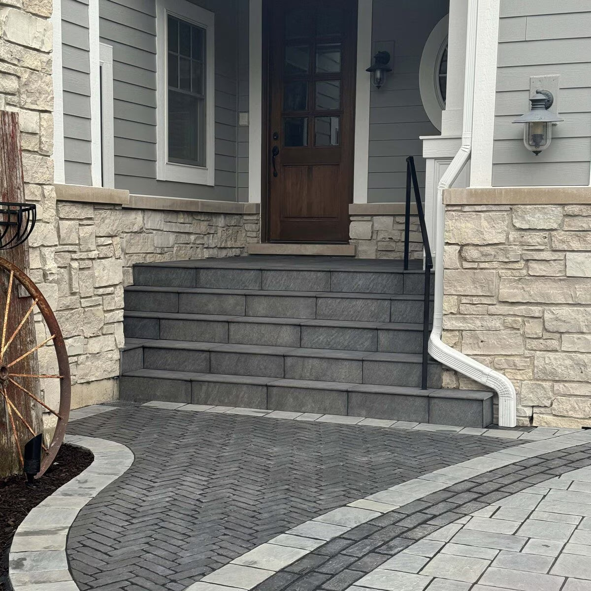 Belgard Mantle (BLM7) UNICO Step Treads 12 x 24 Quarziti Paver Paver