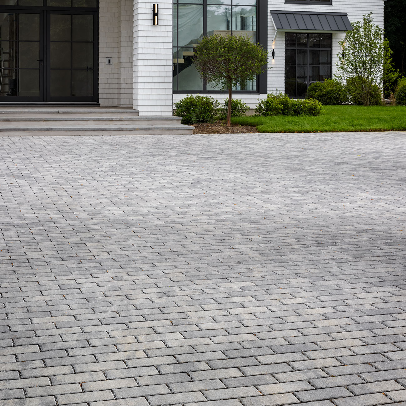 Belgard Pewter Aqualine 4.5" x 9" - Stackbond - 80mm - Colorguard Paver
