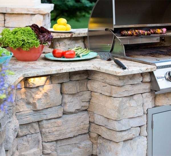 High Format Belvedere Corner 24 sf. LIMESTONE - Plt