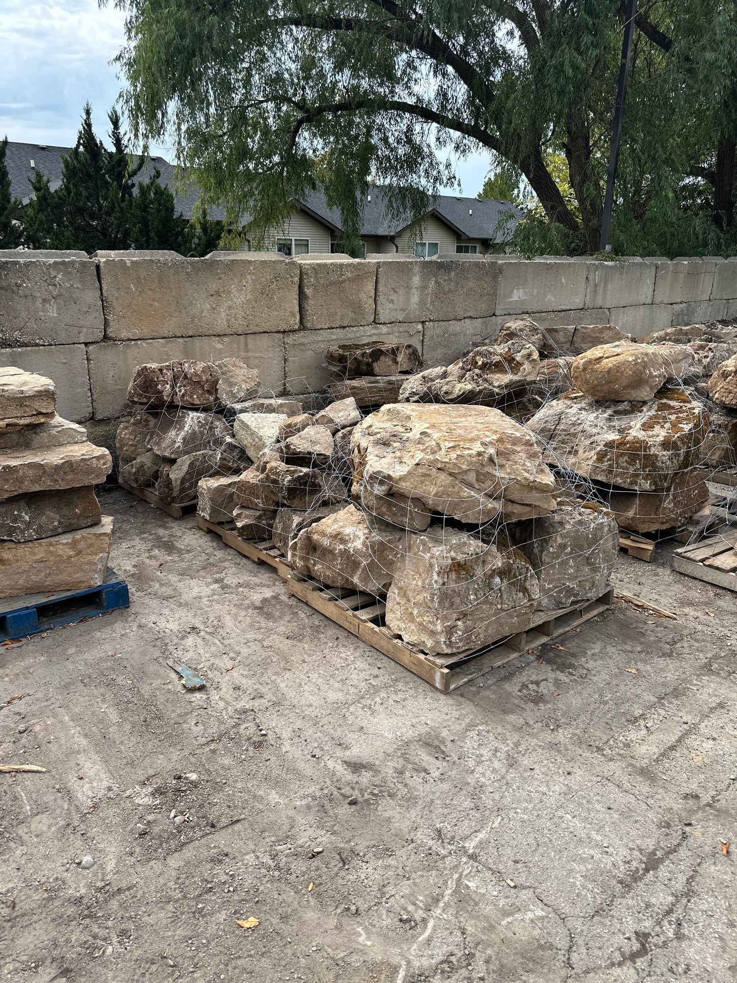 Missouri Weathered Limestone Boulders