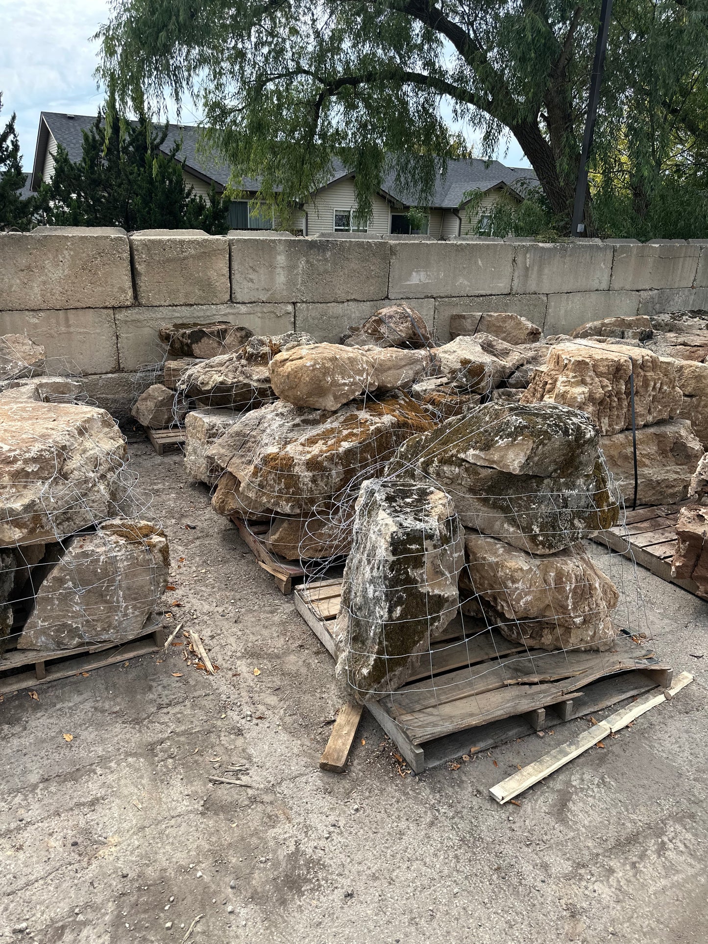 Missouri Weathered Limestone Boulders