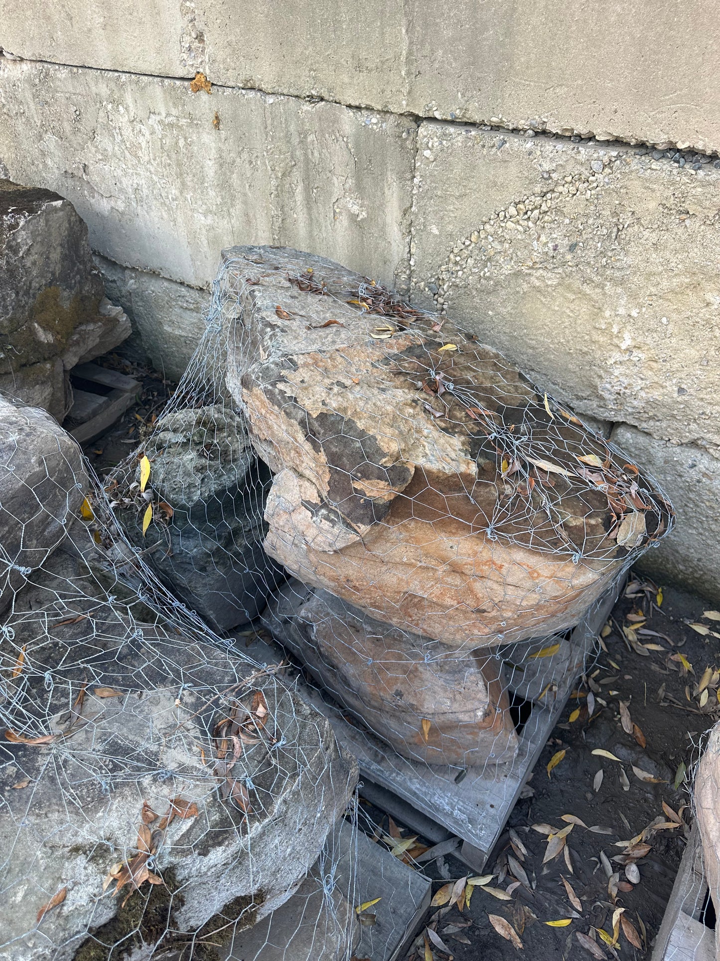 Pennsylvania Weathered Fieldstone Boulders
