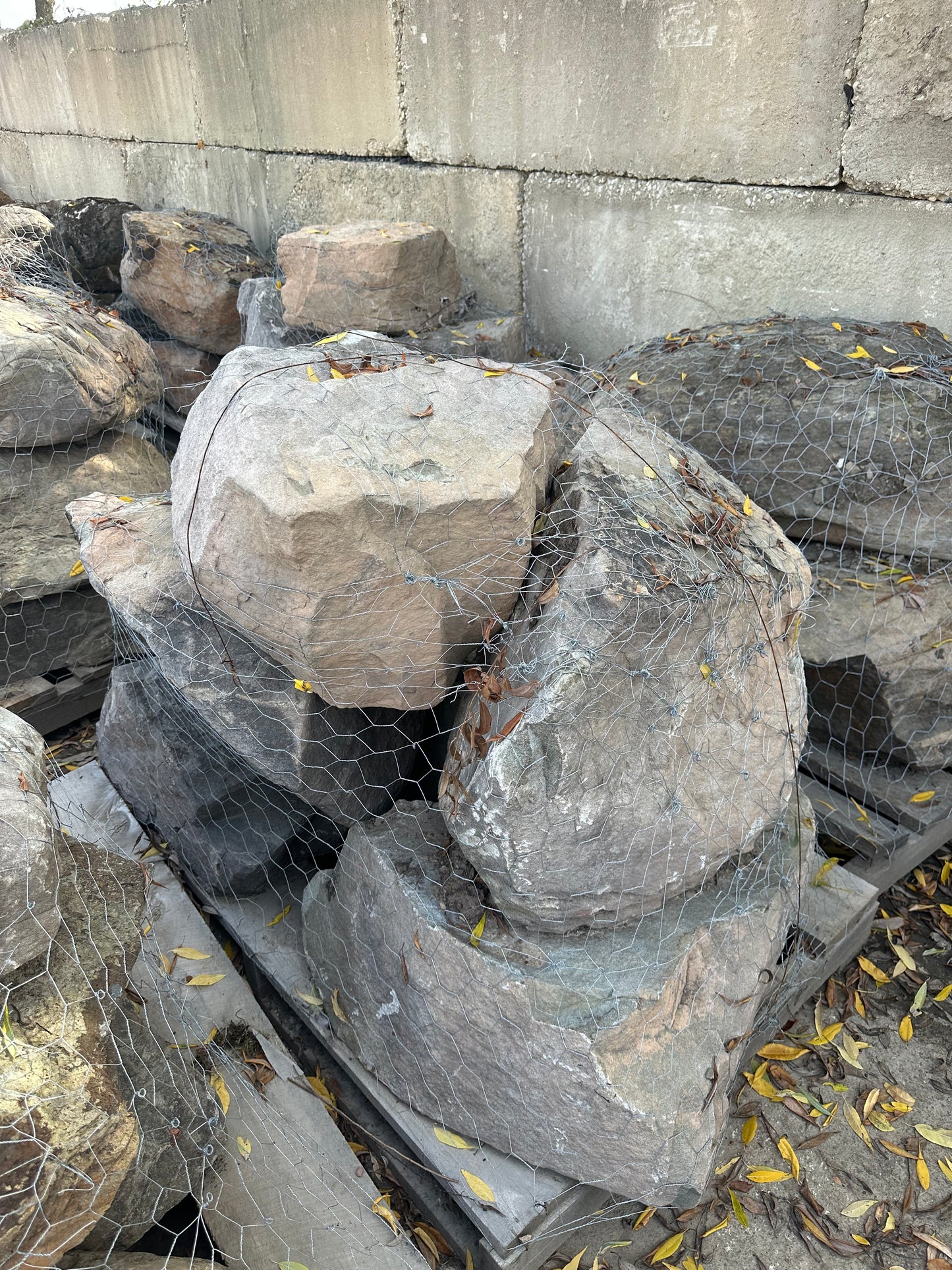 Pennsylvania Weathered Fieldstone Boulders