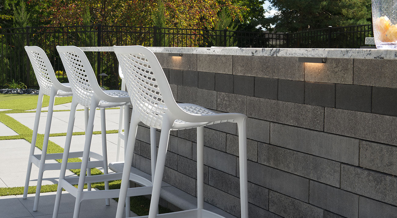 Walls : Unilock Lineo™ Dimensional Stone-Granite