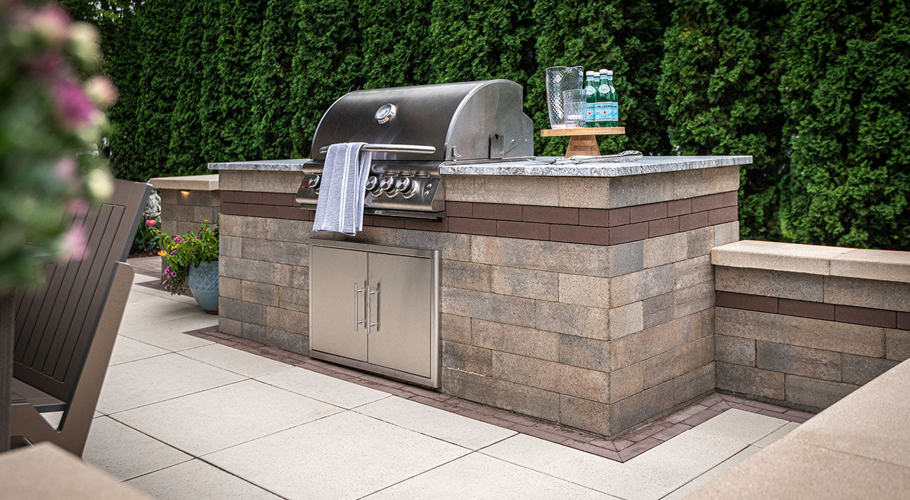 Walls : Unilock Lineo™ Dimensional Stone-Sierra