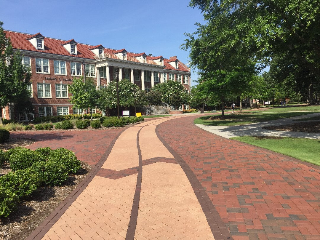 Pine Hall Brick English Edge® Buff