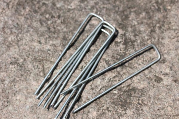 Landscape Staples : 6" [1000/box]