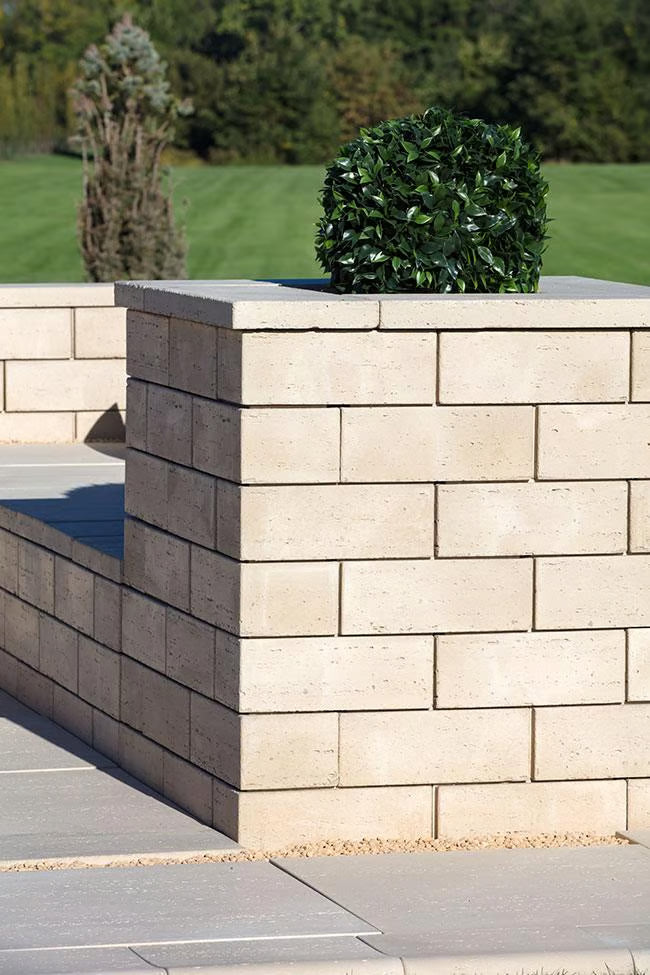 Techo-Bloc TRAVERTINA RAW WALL, IVORY Paver