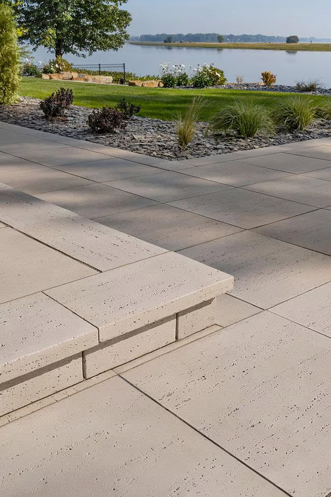 Techo-Bloc TRAVERTINA RAW CAP, 14X28, KLEANBLOC, IVORY